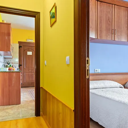 Les Cuartes Apartament *
